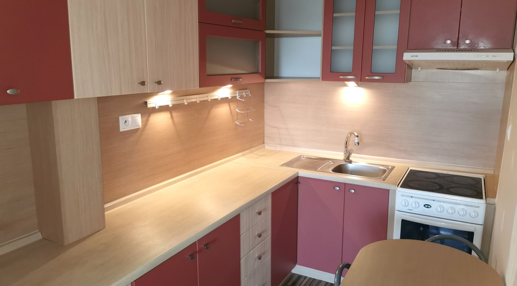 Na prenájom 1 izbový byt v Nových Zámkoch