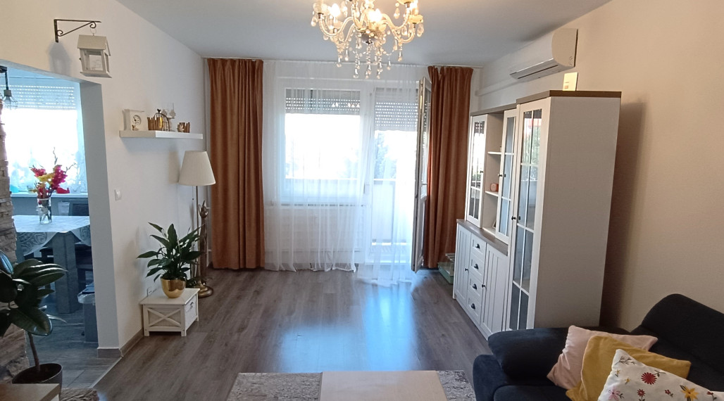 Na predaj zrekonštruovaný 3 izbový byt v Nových Zámkoch