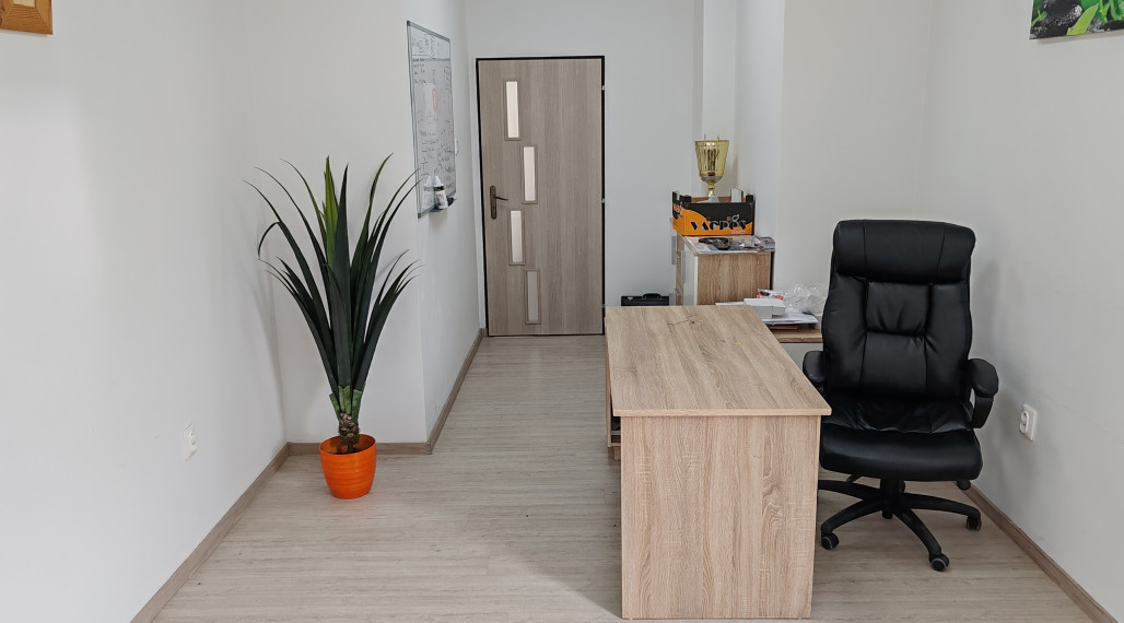 Priestory na bývanie a podnikanie na prenájom v dome v Komárne