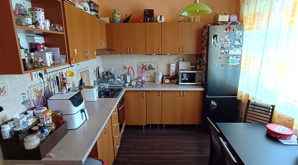 Na predaj 3 izbový byt s balkónom v Nových Zámkoch