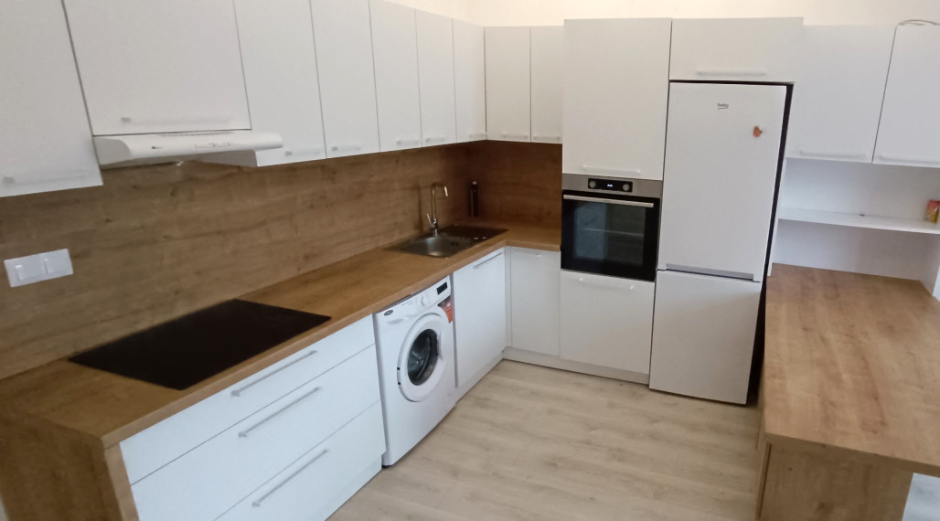 Na prenájom 1 izbový byt v Nových Zámkoch