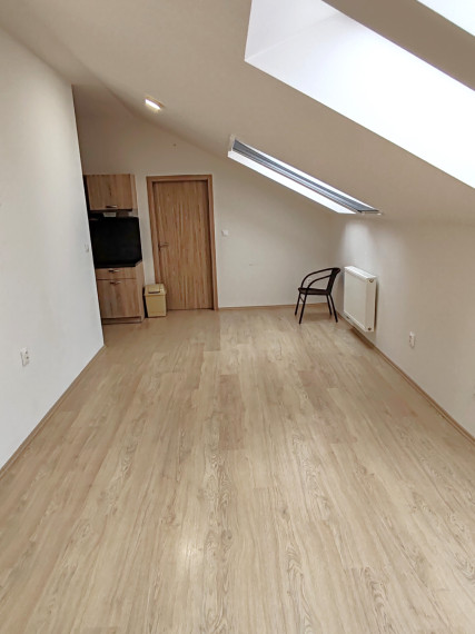 Na prenájom 3  izbový byt v Komárne