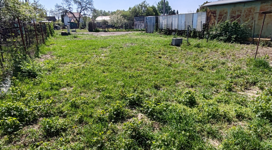 Znížená cena! Väčší pozemok v Komárne na predaj