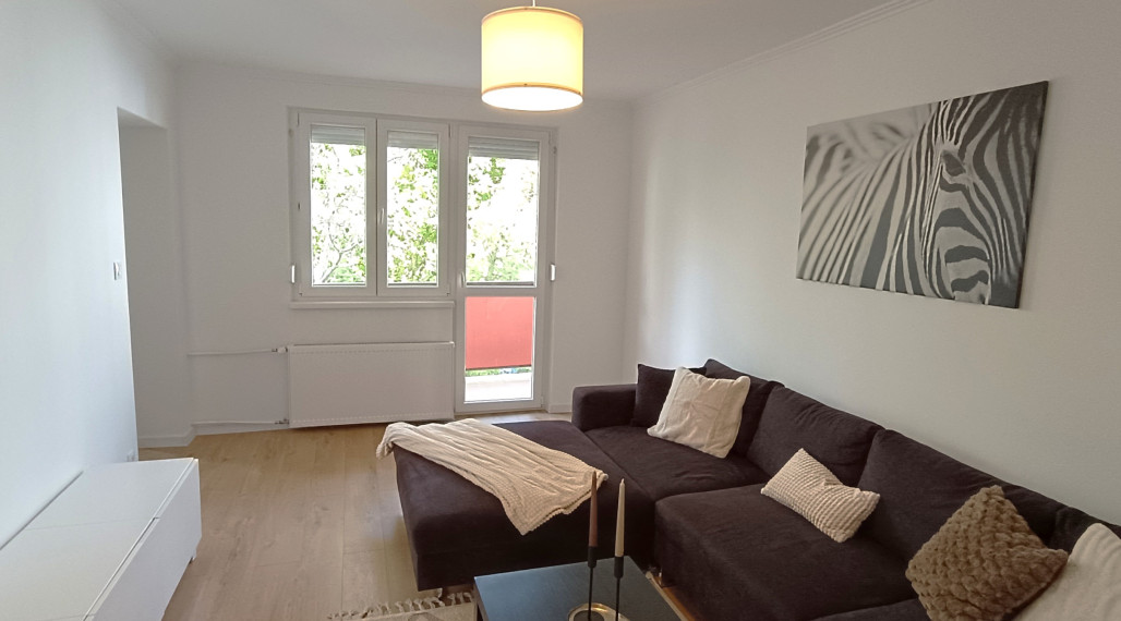 Prenájom 3 izbového bytu v centre mesta Nových Zámkov