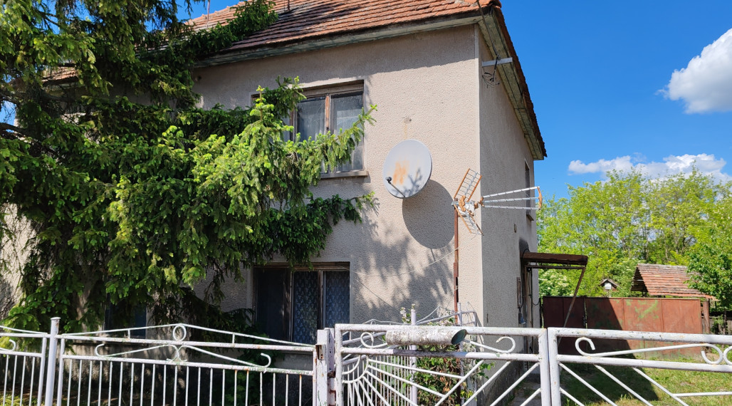 Rodinný dom a veľký pozemok na predaj v Patinciach