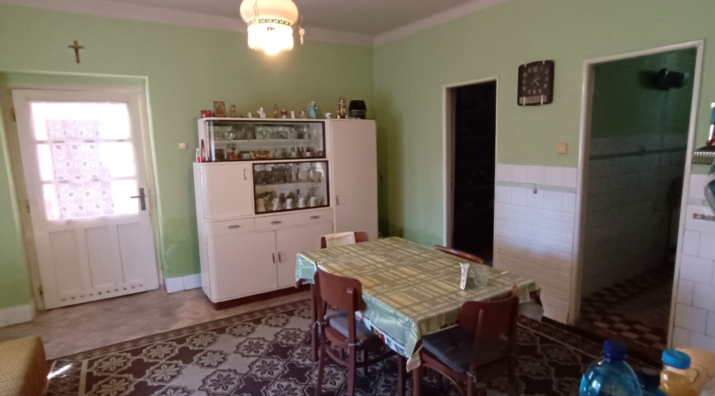 Na predaj starší 4 izbový rodinný dom v obci Tvrdošovce