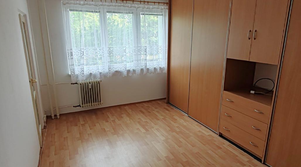 Na prenájom 3  izbový byt s balkónom v Komárne