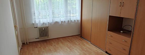 Na prenájom 3  izbový byt s balkónom v Komárne
