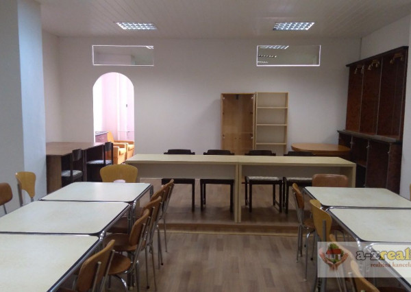 2568 Ponúkame Vám na prenájom miestnosti na M.R.Štefánika v Nových Zámkoch