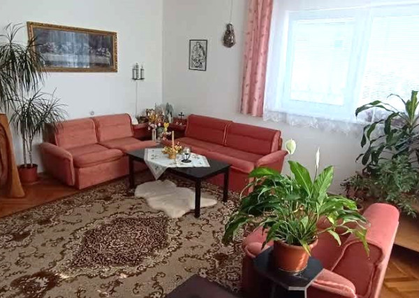 ZNÍŽENÁ CENA: Na predaj 5 izbový rodinný dom v obci Bánov