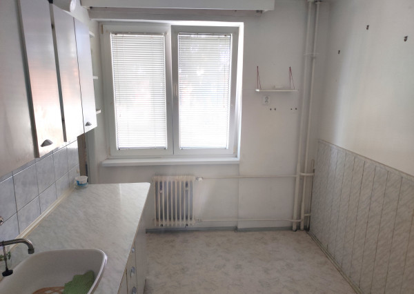 Predaj 3 izbový bytu v štvorbytovke s garážou v Nových Zámkoch