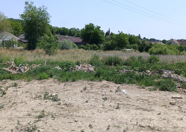 Na predaj investičný pozemok v obci Čechy