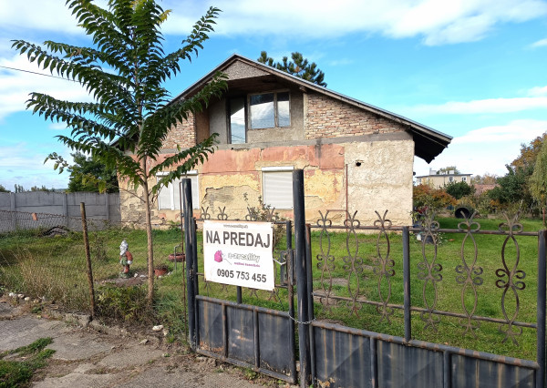 Na predaj starší rodinný dom s podkrovím v obci Gbelce