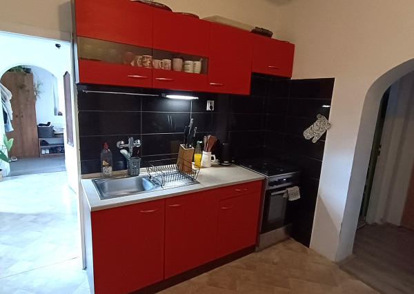 Na predaj čiastočne zrekonštruovaný rodinný dom v Jatove