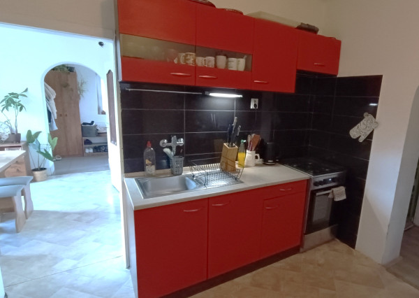 Na predaj čiastočne zrekonštruovaný rodinný dom v Jatove