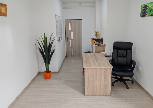 Priestory na bývanie a podnikanie na prenájom v dome v Komárne