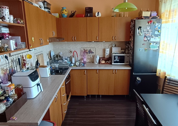 Na predaj 3 izbový byt s balkónom v Nových Zámkoch