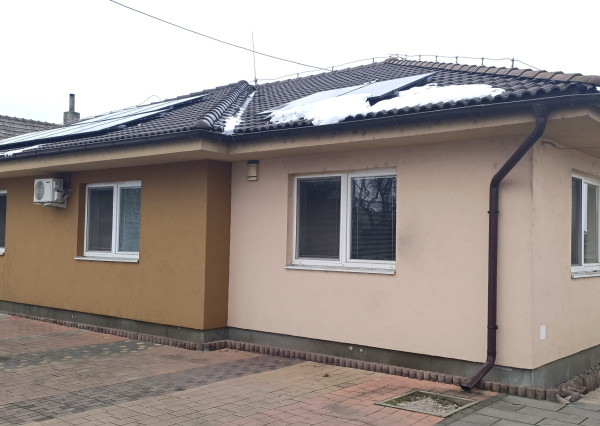 Na predaj veľký rodinný dom s dielňami v obci Dvory nad Žitavou