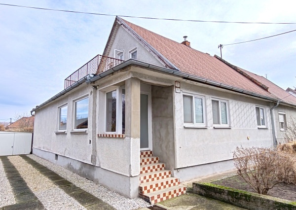 Nová cena! Rodinný dom na predaj v Komárne