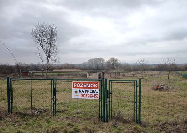 Na predaj velký pozemok v obci Nová Vieska