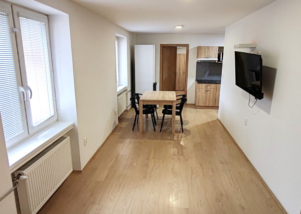 Na prenájom 3  izbový byt v Komárne