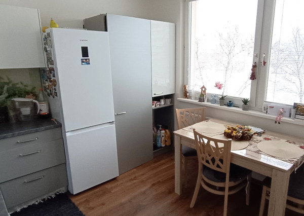 Na predaj zrekonštruovaný 2 izbový byt s balkónom v Nových Zámkoch