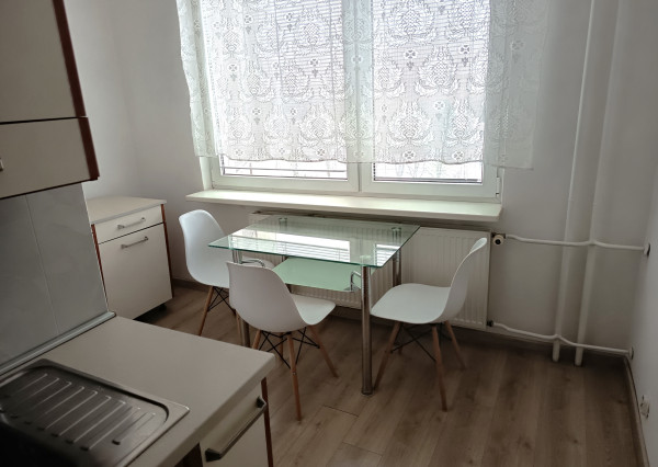 Na prenájom zariadený 2 izbový byt v Nových Zámkoch