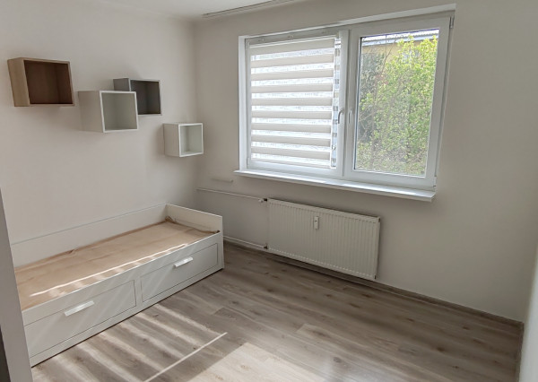 Pekný 2 izbový byt na prenájom v Komárne