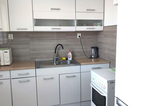 Na prenájom 2 izbový byt v Nových Zámkoch