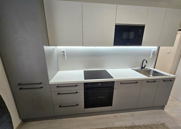 Prerobená garsónka na prenájom v Komárne