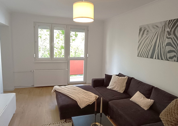 Prenájom 3 izbového bytu v centre mesta Nových Zámkov