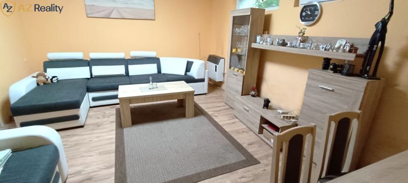 obývačka od spálne