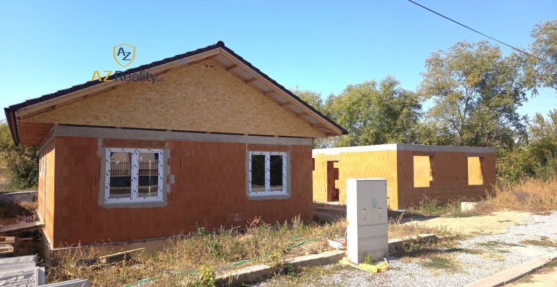 Domy podhľad z ulice.jpg