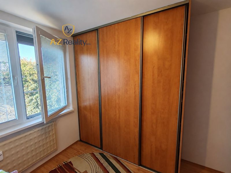 iný pohľad šatník jpg.jpg