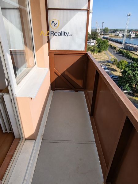 vyčistený balkón.jpg
