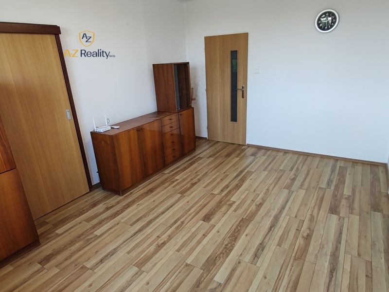 obývačka od balkónu.jpg