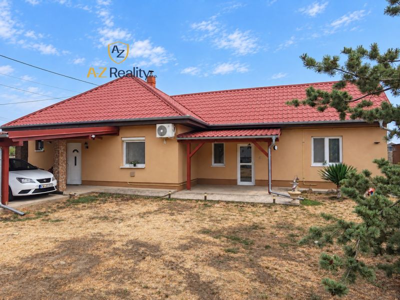 bok domu.jpg